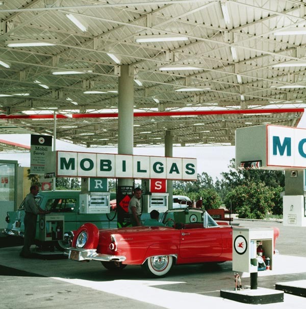 nothingexceedslikeexcess:  woollymuffler:  Mobil Gas Station in Long Beach  Long