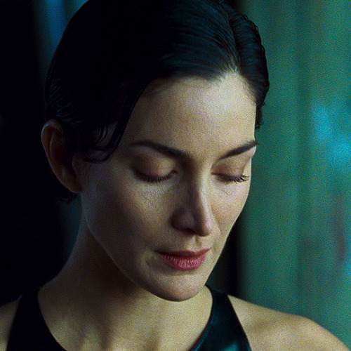 shesnake:Carrie-Anne Moss in The Matrix (1999) dir. The Wachowskis