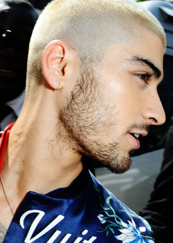 styles-malik: Zayn leaving the Louis Vuitton fashion show in