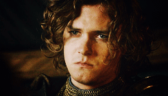 sansastarkt:   I want to weep. I want to be comforted. I’m so tired of being strong.