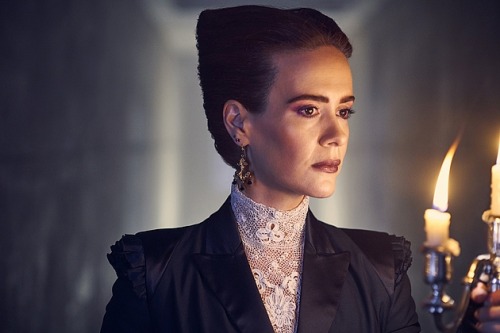 poppyshadow: Kathy Bates as Miriam Mead, Sarah Paulson as Wilhelmina Venable, Ashley Santos as Emily