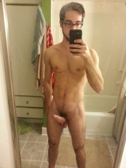 nakedguyselfies:  If you live in the sunshine