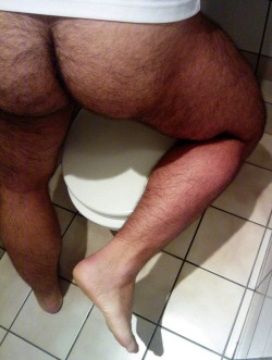 manlyandhairy:  Beefy butt txfurlover:  TXFurLover