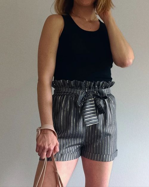 Shorts with Stripes & Gathered Waist#ninalubarainbow #blackandgold #flowyshorts #stripesshorts