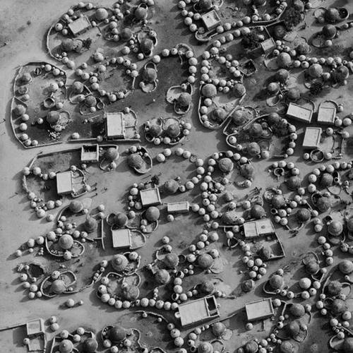 poetryconcrete:Aerial view of Labbezanga near the Mali-Niger border, photograph by Georg Gerster, 19