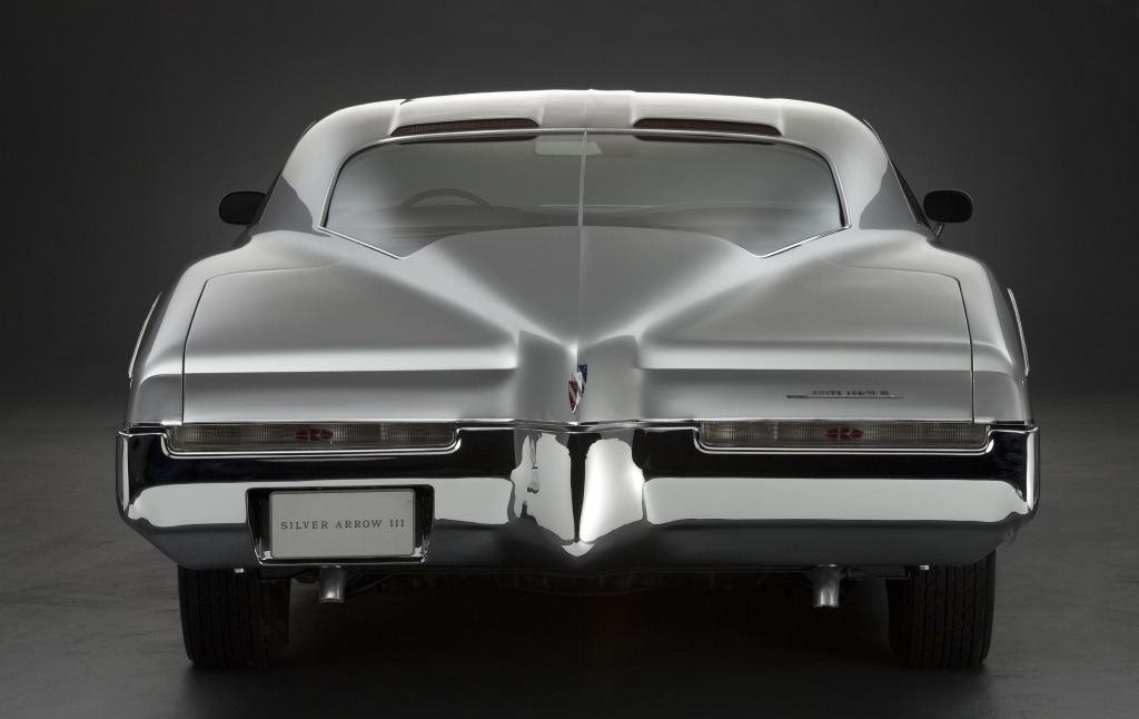 fullthrottleauto:    Buick Riviera Silver Arrow III Concept Car ‘1972  