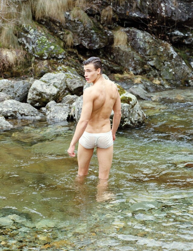 taur:  Justin Petzschke for Wonderland Magazine by Roberto Patella