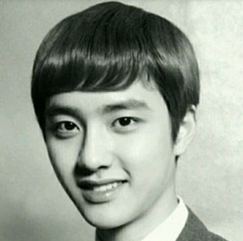 When Ur Changing Clothes And U Accidentally Make Eye Contact With Ur Exo Poster And He Just -