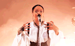 Promiseland:    Rihanna -  Love On The Brain     Live At Global Citizen Festival