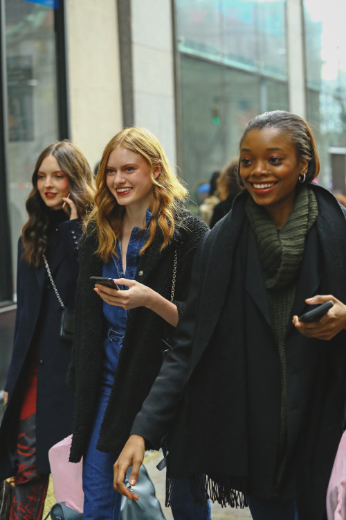 Models in Wall Street, New York.by aagdolla