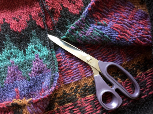 Sídsumarskápa - cut your knitting &hellip; in progress