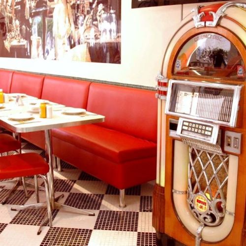 50s diner aesthetic
