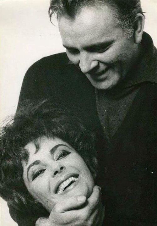  Elizabeth Taylor & Richard Burton 