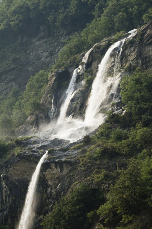 brutalgeneration: Acquafraggia Falls, Borgonuovo di Piuro (SO) #2 (by storvandre)