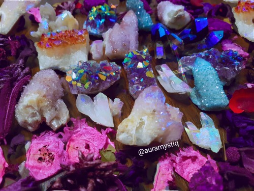 auramystiq: AURA CRYSTALS