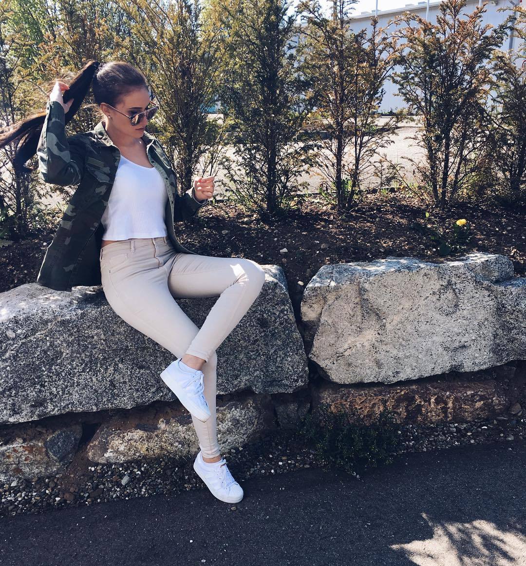 cailfornie:  Shop this white top here!Get 15% discount with this code: yoinscollection