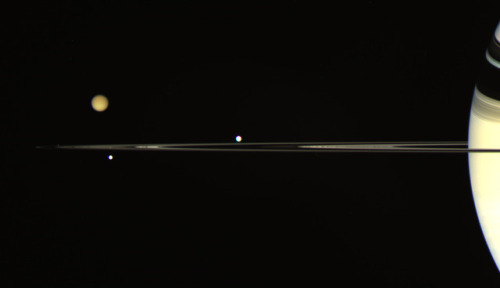 Saturn, rings and satellites. Images taken by the Cassini spacecraft.Imagem credit: NASA/JPL-Caltech