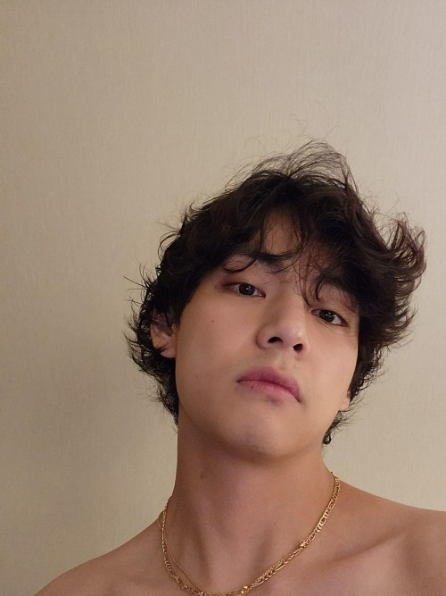 220709 - TAEHYUNG ON WEVERSE: Happy Birthday Army