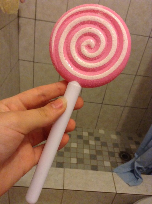 to-the-valley-of-dreams: Got a lollipop foot scrubber! I used it with one of my minty soaps to make 