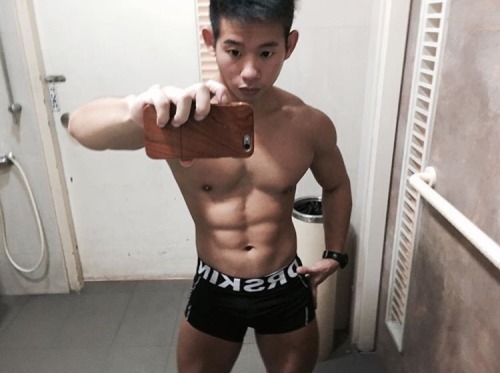 hotislandboys:  Darren Fong @darrenfongg 