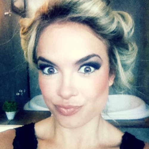 luaa-sempre:  Make pro clipe: @gahbie! Amei de novo! #ClipesPietros #TodoDia - @lua_blanco- #webstagram 