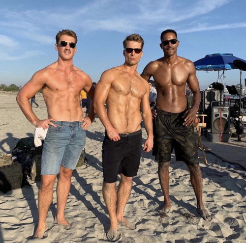 Miles Teller, Glen Powell and Jay Ellis on the Top Gun Maverick set