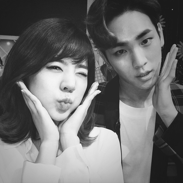 [Photo] Key’s Instagram Update 140722 - With SNSD’s Sunny (1P)
‘별바라기 목요일 밤 11시’
[Translations]
Stargazing Thursday 11pm
Credit: bumkeyk
English Translations: Forever_SHINee[5]