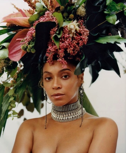 miss-mandy-m:Beyoncé wearing a floral headdress made by Phil John Perry for Rebel Rebel with Erickso