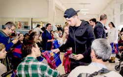 sashapique:  Players visiting children in