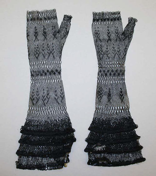 Crocheted Mitts, ca. first quarter 19th centuryvia The Met