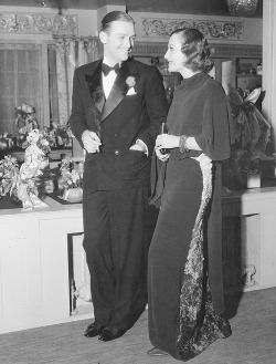 fuckyesoldhollywood:  Joan Crawford and Douglas Fairbanks, Jr. 