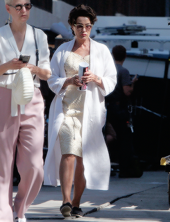 fuckyeahjessicalange:Jessica Lange (as Joan Crawford) and Susan Sarandon (as Bette Davis) on set fil