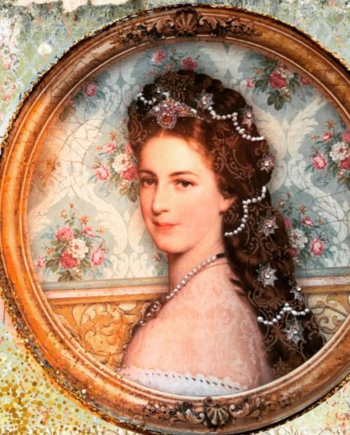 My latest creation is this decoupaged image of Empress Elizabeth of Austria. The framed image has Sw