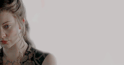 moirainedamodred: I want to be t h e  q u e e n 