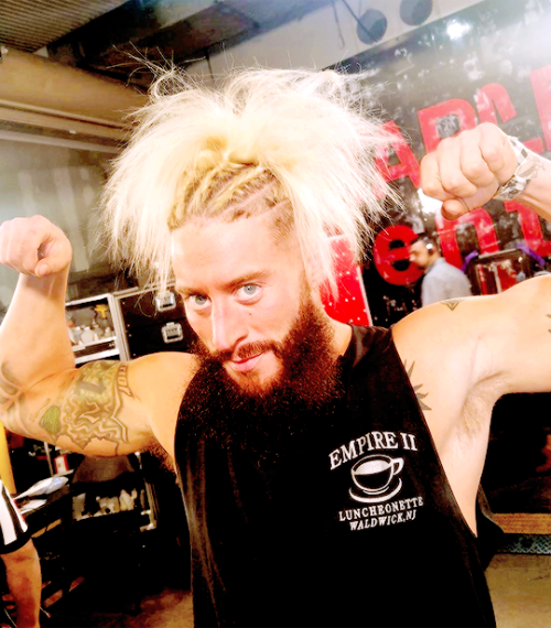 sethslayer:wweglamsquad: @wweaallday21 showing of his guns and his sick 3 braid hair do.