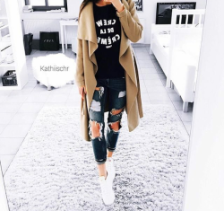 classy-lovely:  Coat  Ripped Jeans»  