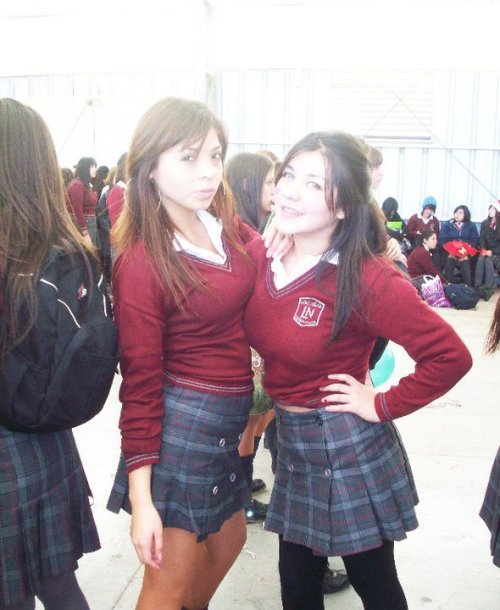 colegialasbellas: Amigas tetonas