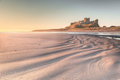 allthingseurope - Bamburgh Castle, England (by David Nichol)