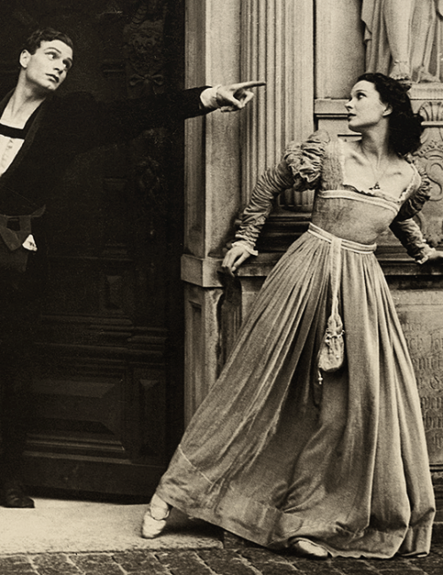 divinevivienleigh: Vivien Leigh and Laurence Olivier in Hamlet, 1937