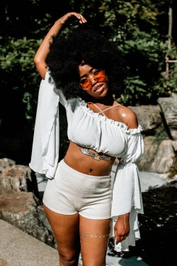 ecstasymodels:  How To Festival Babe  CROP