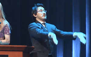 tinyblogtim:  Markiplier conducting the audience like a symphony orchestra.SXSW Gaming