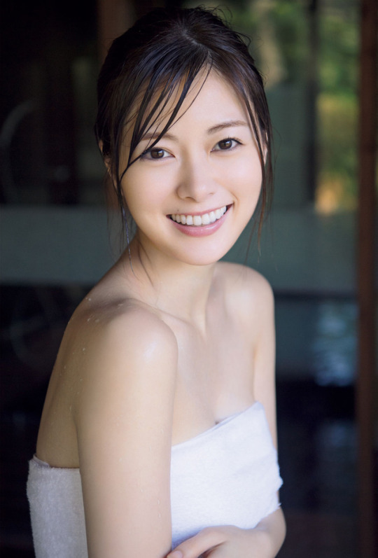 kawaiine-jp:  #白石麻衣 #MaiShiraishi #kawaii #ヌード #nude #乃木坂46 #nogisaka46