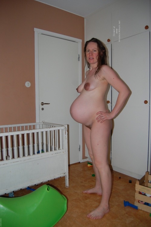 sexyenceinte: #Pregnant #Sexy #Enceinte #Preggo #Pregnancy #BigBelly #Curvy #Hot