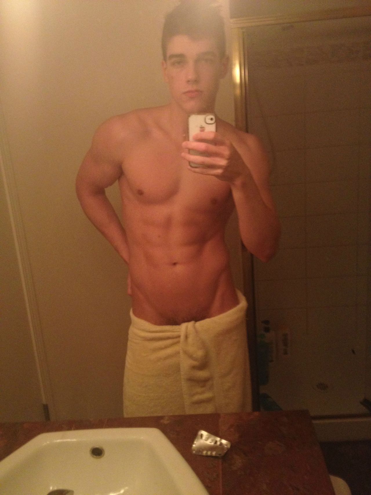 betterthanpornnn:  Check out my snapchat challenge on my tumblr and see if you can