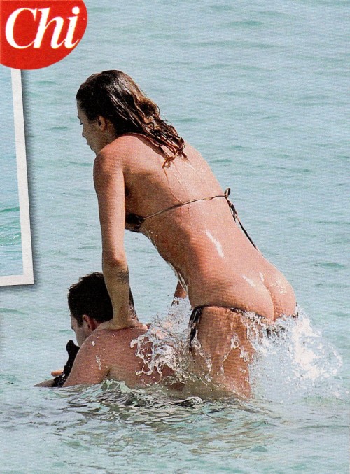 Porn toplessbeachcelebs:  Elisabetta Canalis (Italian photos