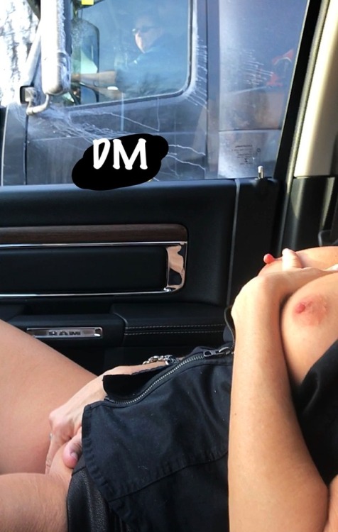truckingbilly:  danimariner:  Fun day of flashing  I bet you had fun but not as much as they did