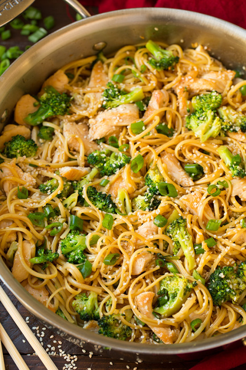 nom-food:  Sesame noodles with chicken and broccoli