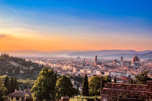 A unique view to Florence, while the city watches the sunset