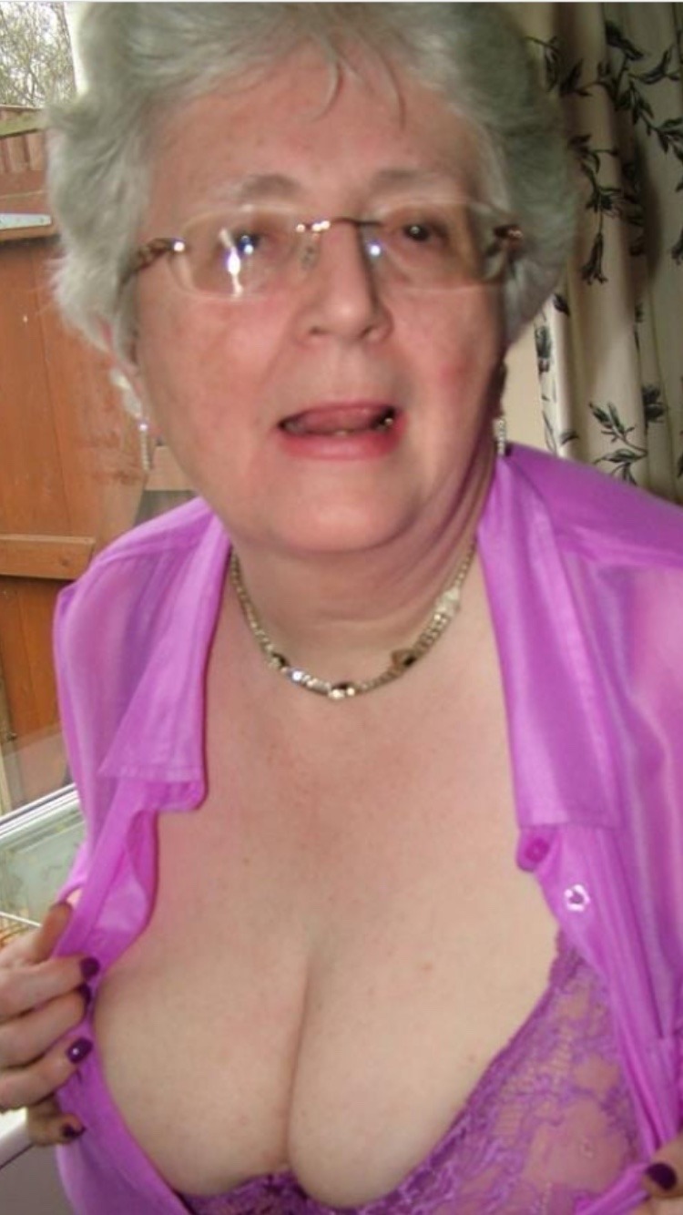 gilflover42:jamiestarrincestblog:When your memaw has knockers like this of course she knows you look at them and honestly she wants you to enjoy looking at  them .Omg !! 🥰🥰🥰🥰