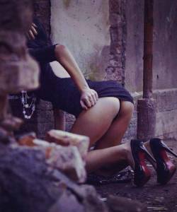 Tinasvelvetwhip:  A Good Girl Is Always Ready